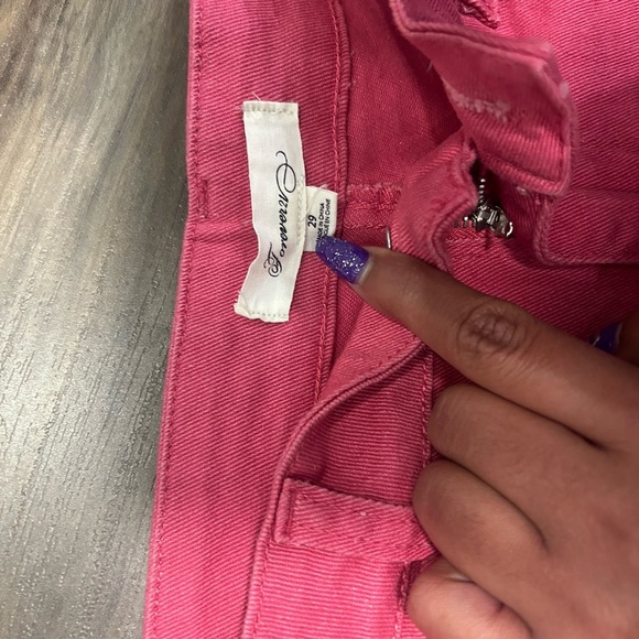 💗Pink Micro Shorts with Flat Front Design - Picture 4 of 4